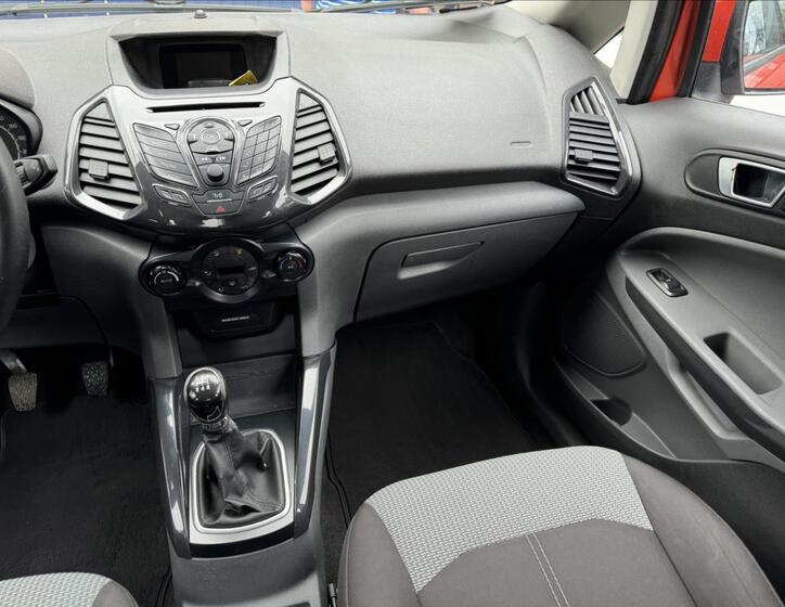 Ford EcoSport 38