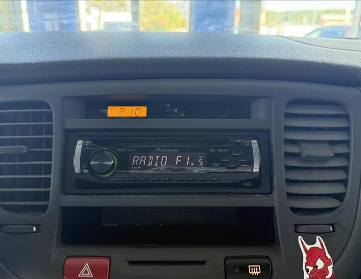 KIA Rio 13