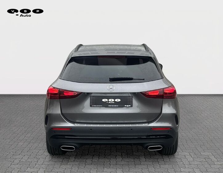 Mercedes-Benz GLA 4