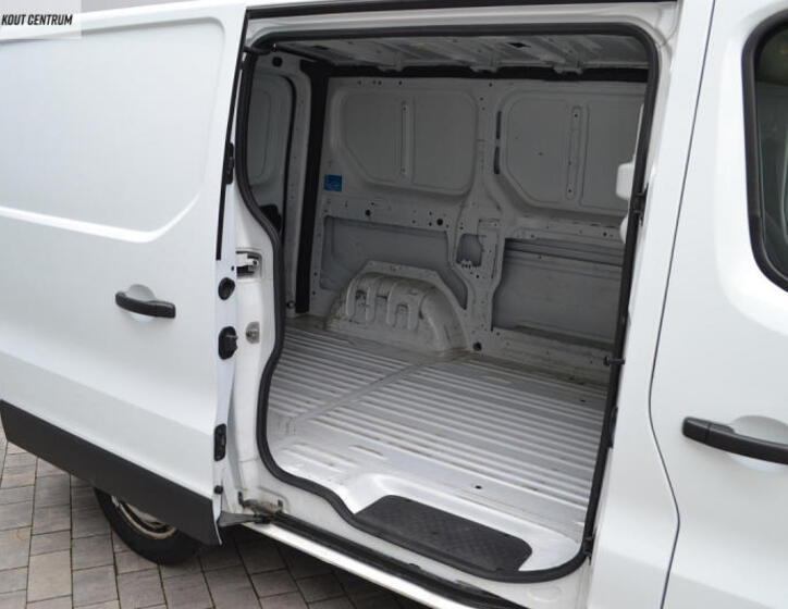 Renault Trafic 13