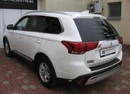 Mitsubishi Outlander 10