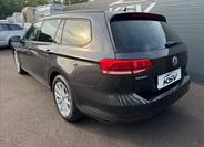 Volkswagen Passat 9