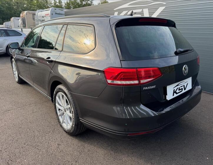 Volkswagen Passat 9