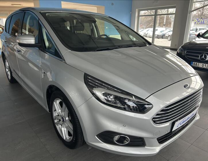 Ford S-MAX 1