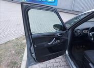 Ford Galaxy 13