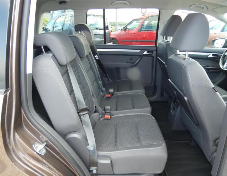 Volkswagen Touran 11