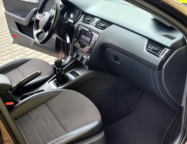 Škoda Octavia 25