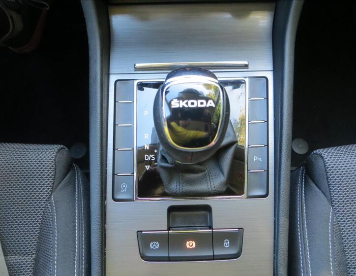 Škoda Superb 15