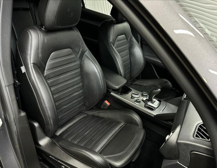 Alfa Romeo Stelvio 50
