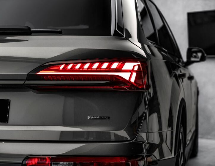 Audi Q7 9