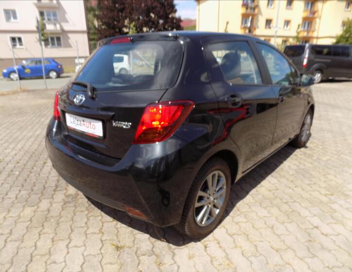 Toyota Yaris 10