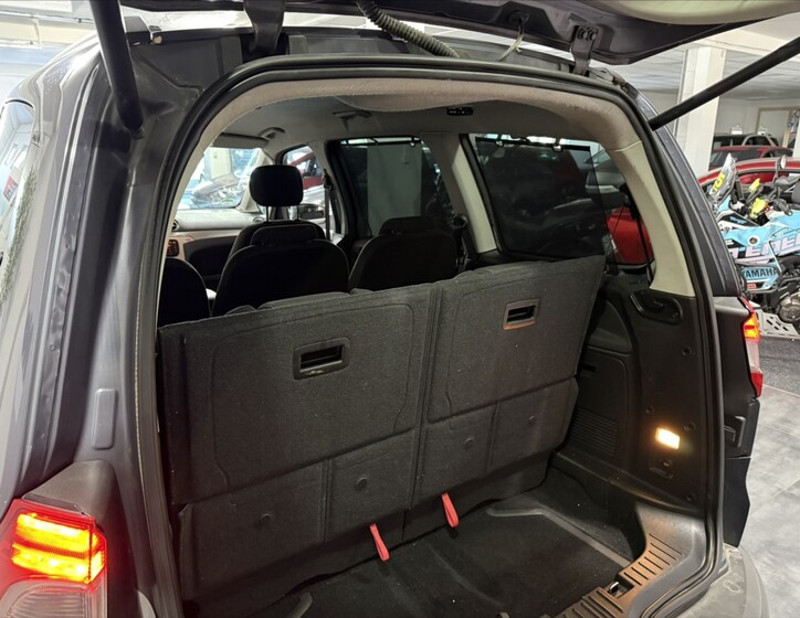 Ford Galaxy 22