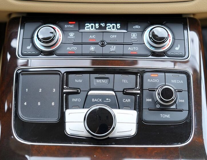 Audi A8 34