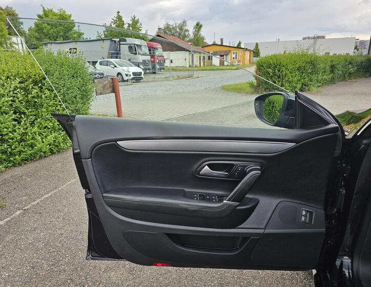 Volkswagen CC 9