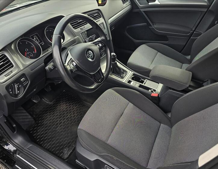 Volkswagen Golf 10
