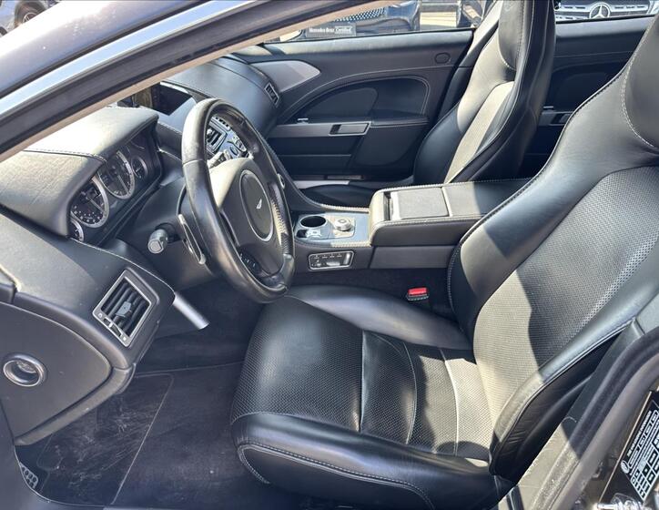 Aston Martin Rapide 9