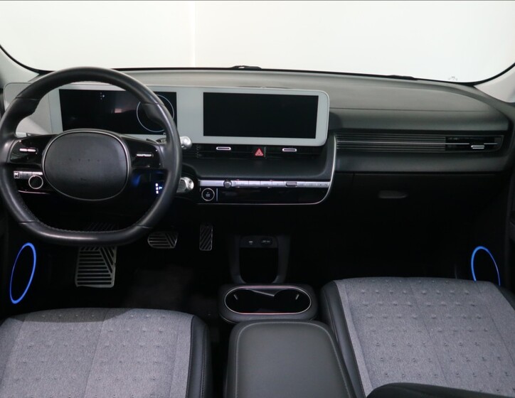 Hyundai IONIQ 10