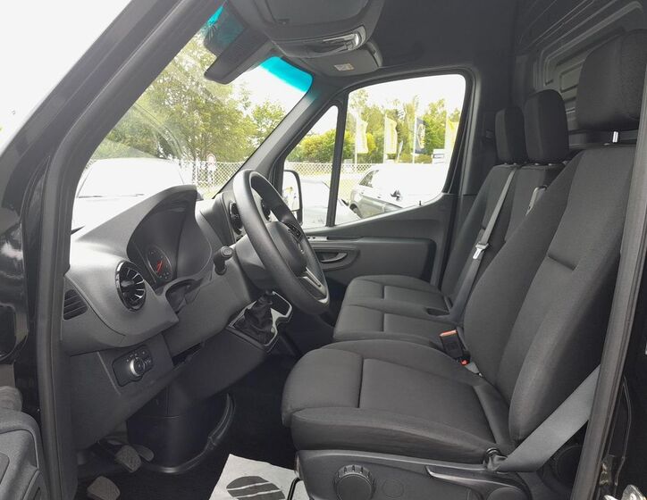Mercedes-Benz Sprinter 13