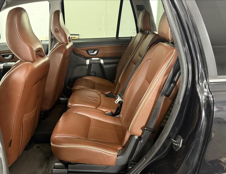 Volvo XC90 9