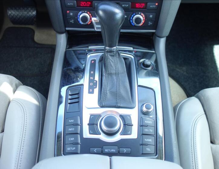 Audi Q7 24