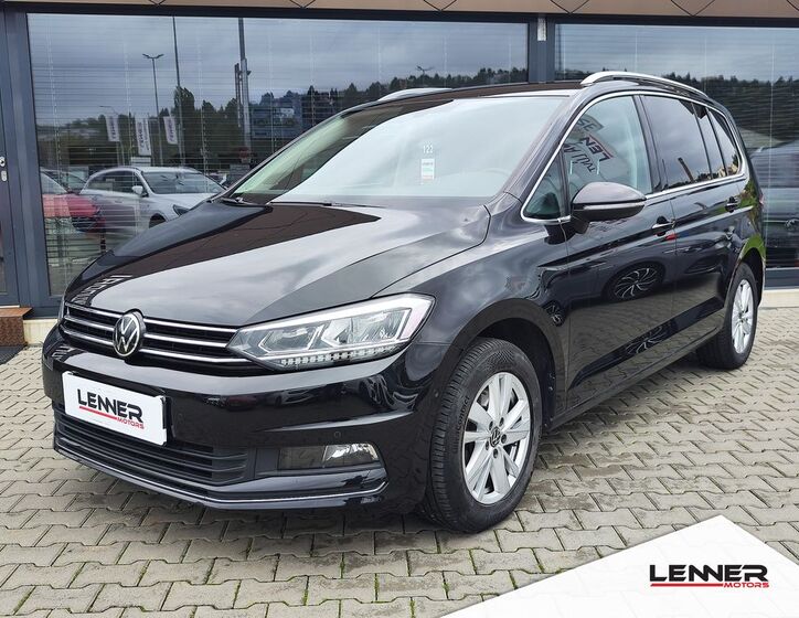 Volkswagen Touran 1