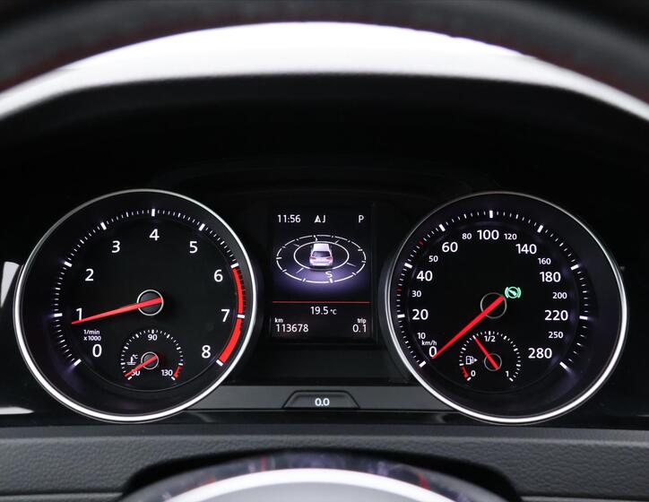 Volkswagen Golf 16
