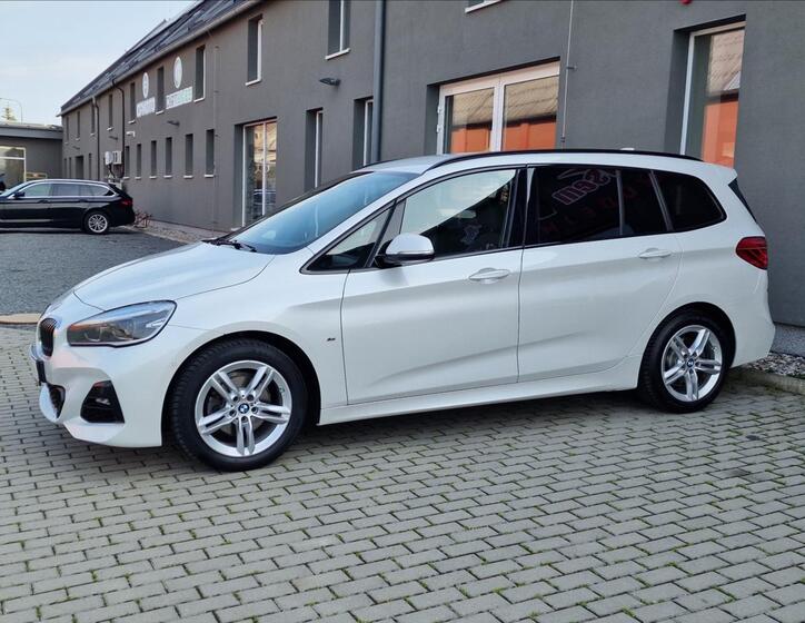 BMW Řada 2 6
