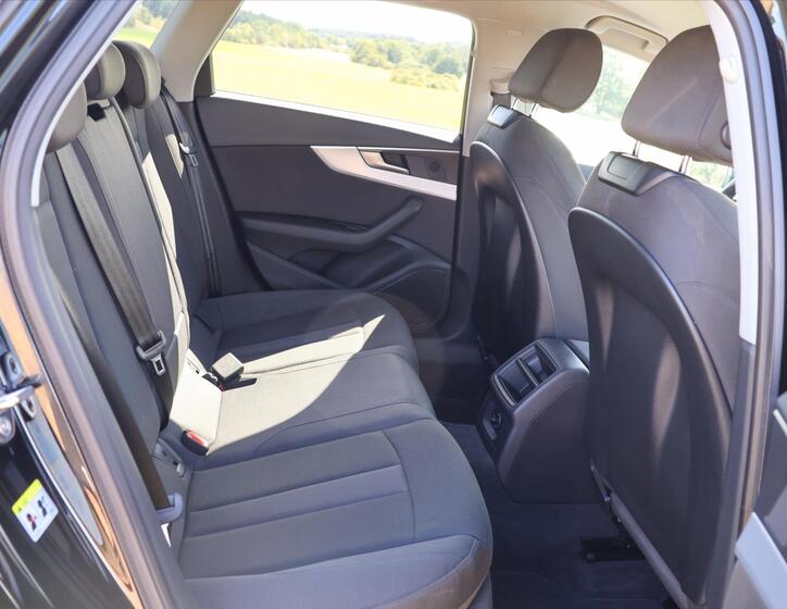 Audi A4 14
