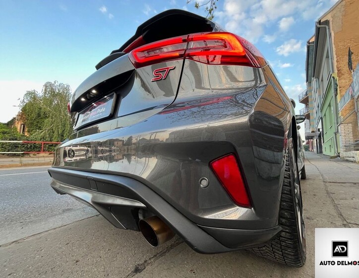 Ford Focus 9