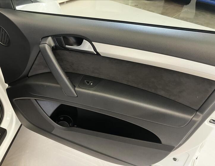 Audi Q7 25