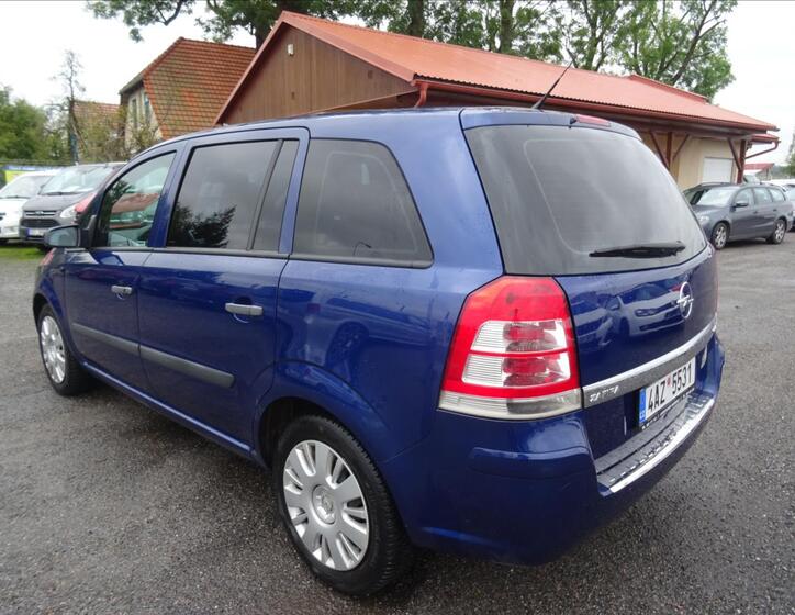Opel Zafira 4