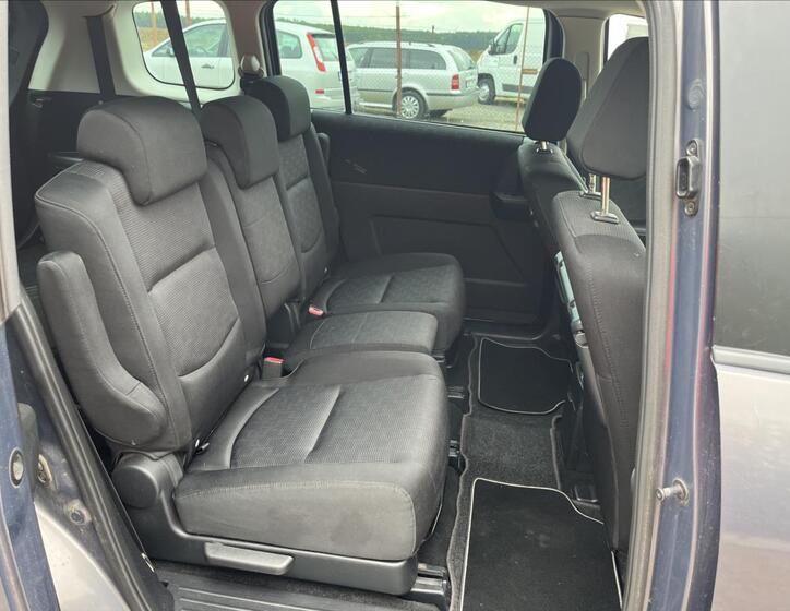 Mazda 5 12