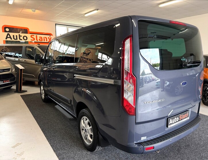 Ford Tourneo Custom 5