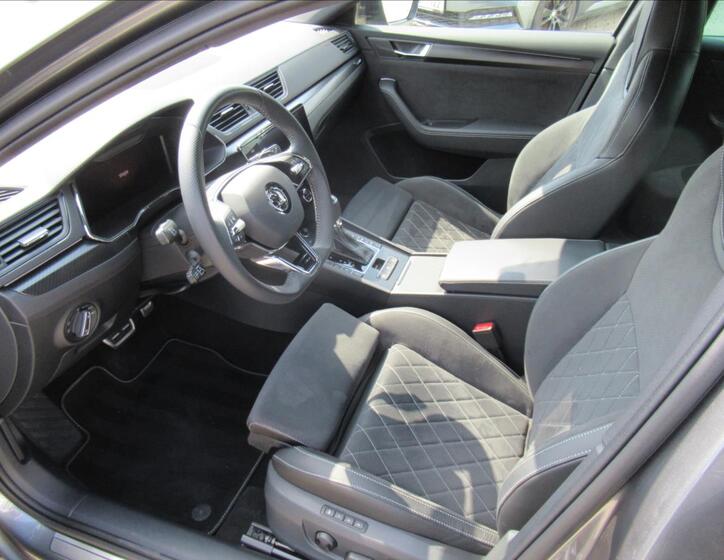 Škoda Superb 18