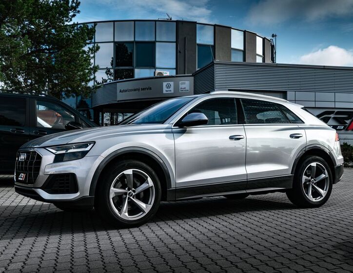 Audi Q8 23