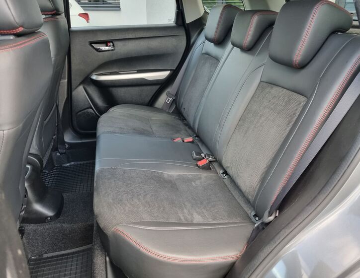 Suzuki Vitara 12