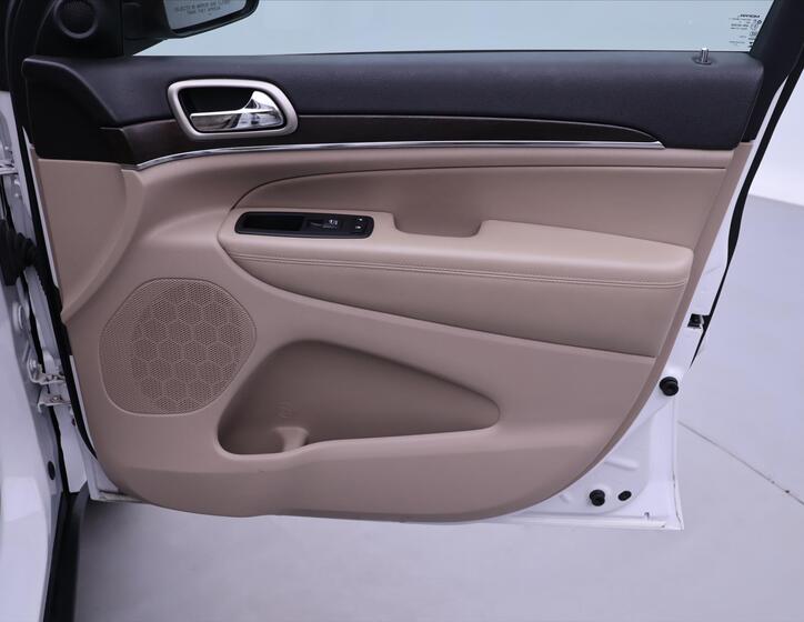 Jeep Grand Cherokee 13