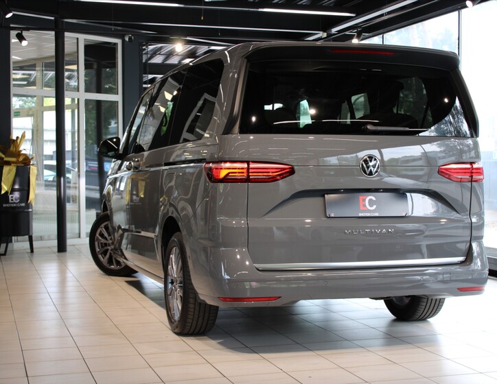 Volkswagen Multivan 31