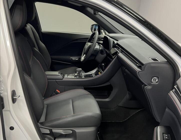 Lexus LBX 7