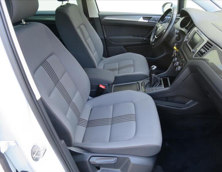 Volkswagen Golf 15