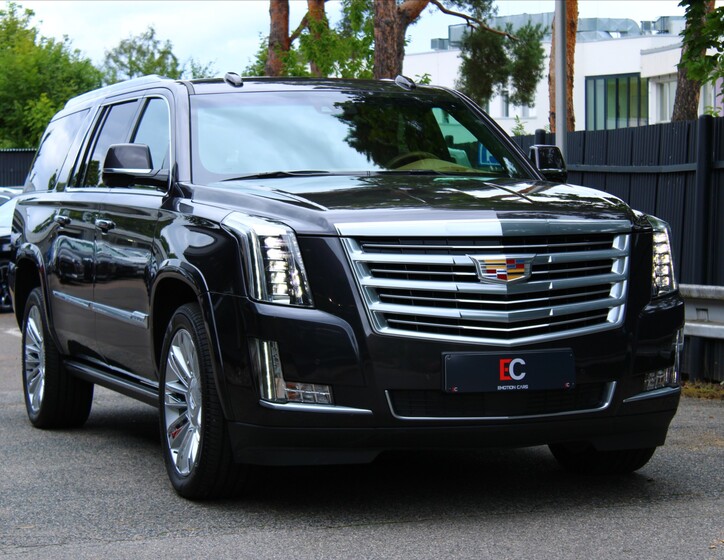 Cadillac Escalade 33