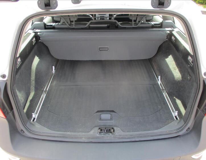 Volvo XC70 9