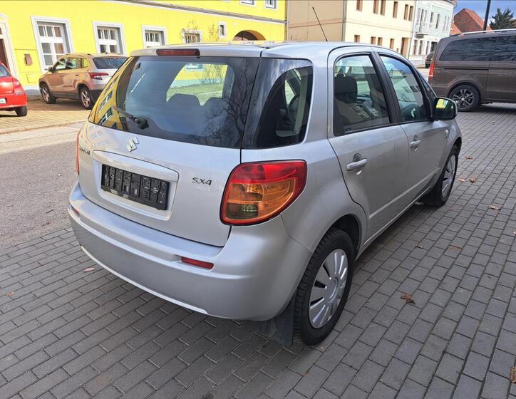 Suzuki SX4 10
