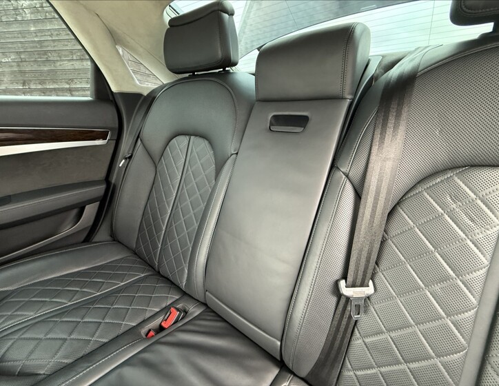 Audi A8 39