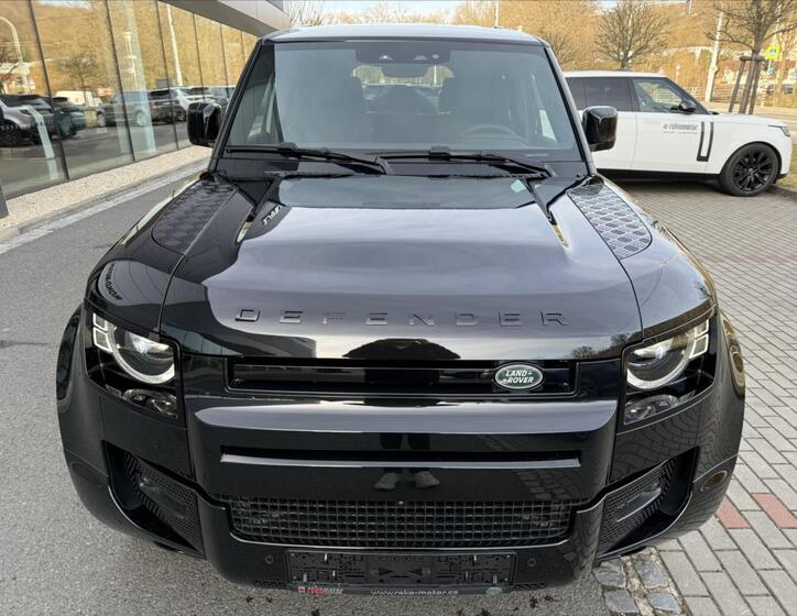 Land Rover Defender 3