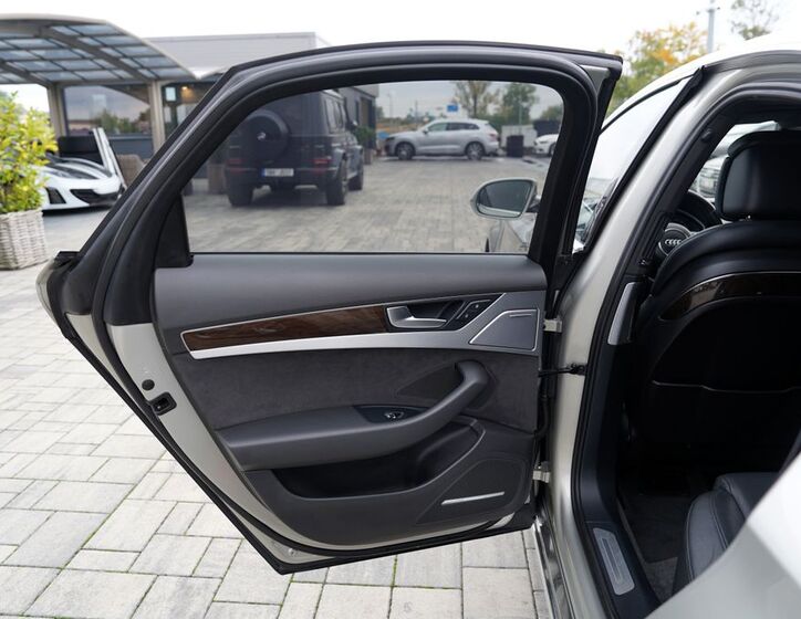 Audi A8 16