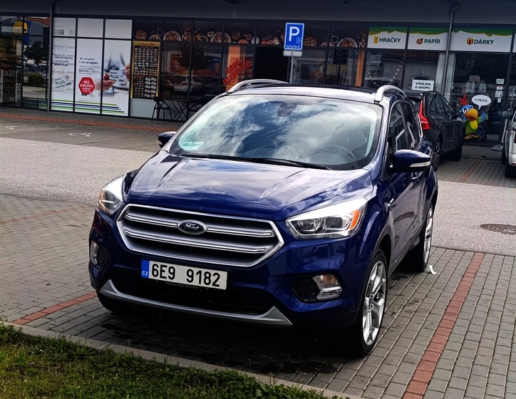 Ford Kuga 1