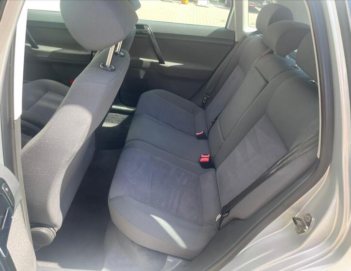Volkswagen Polo 11