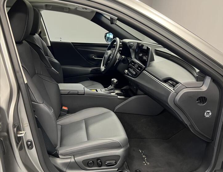 Lexus ES 300h 7