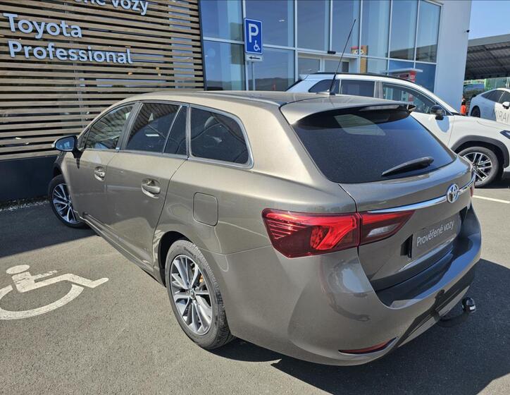 Toyota Avensis 13
